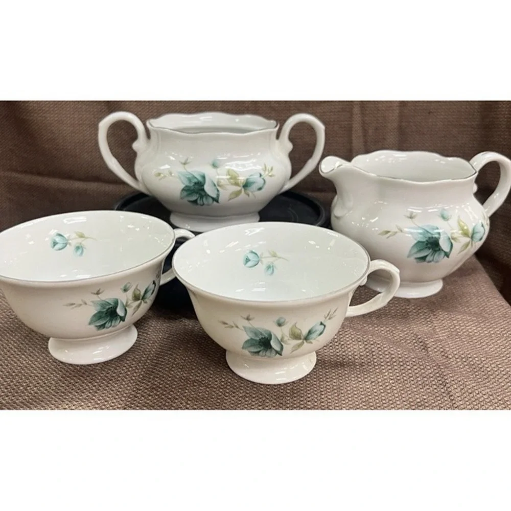 VTG Favolina Wawel Blue Morning Flower Set. 2 Cups, Sugar bowl, Creamer (135)‎